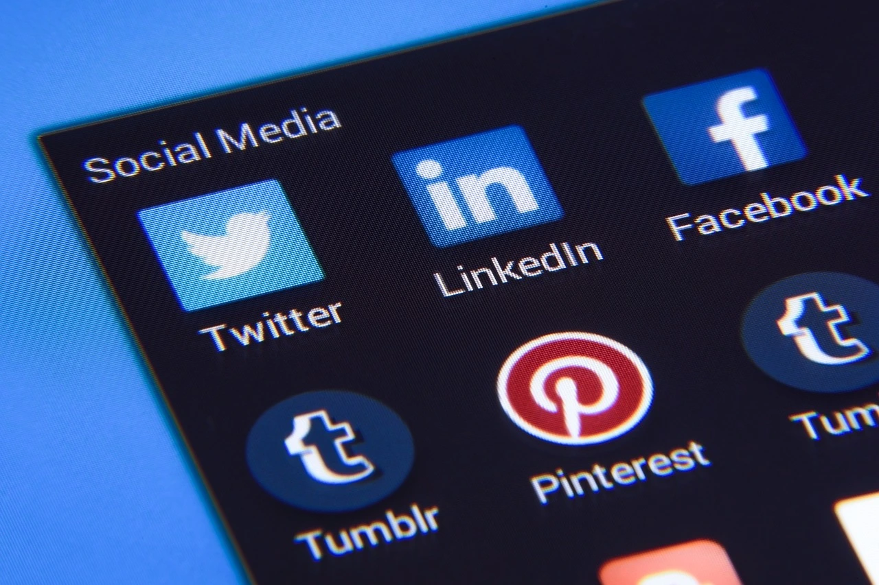 social-media webp form